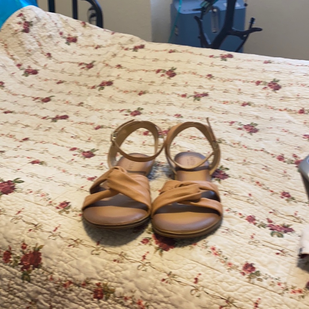 Artisan beige sandals